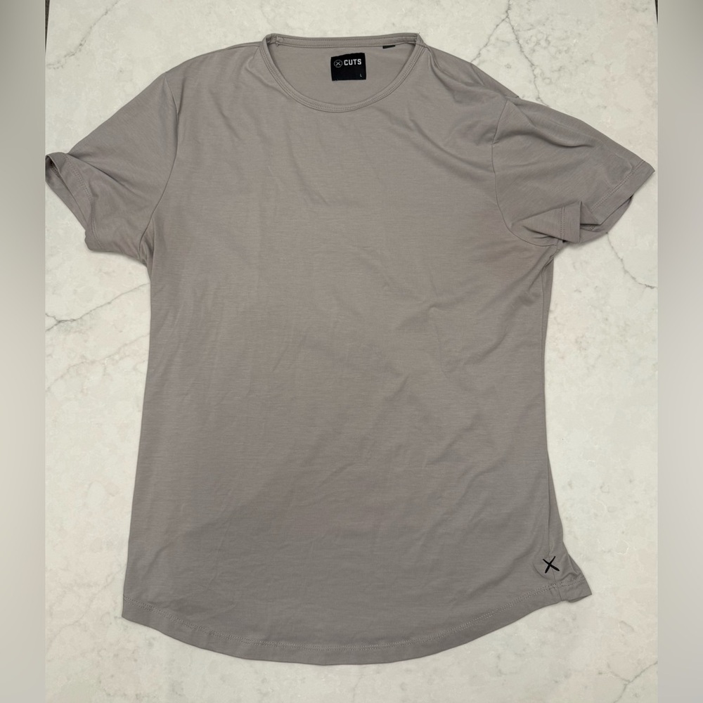 Cuts T-Shirt Short Sleeve - Light Gray - Men’s Size L
